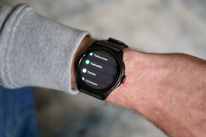 Apps on the Mobvoi TicWatch Pro 5 Enduro.