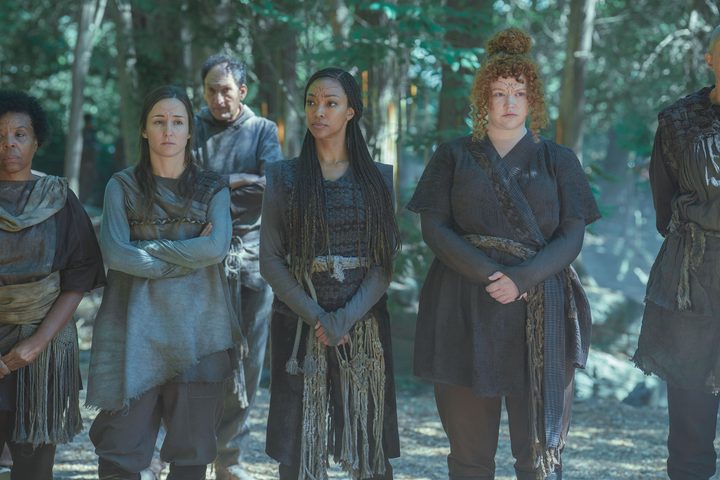 Captain Burnham and Lt. Tilly in disguise in the Star Trek: Discovery episode "Whistlespeak"