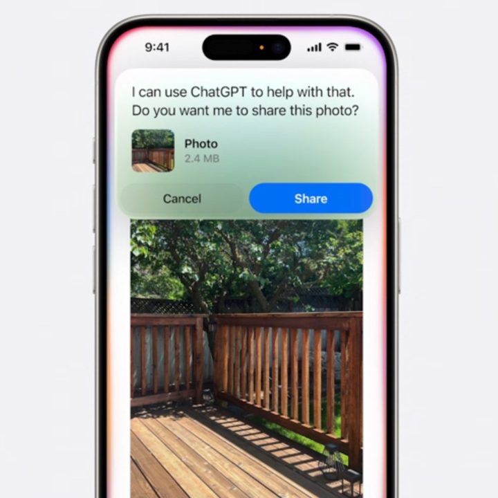Choice between Siri and Apple Intelligence