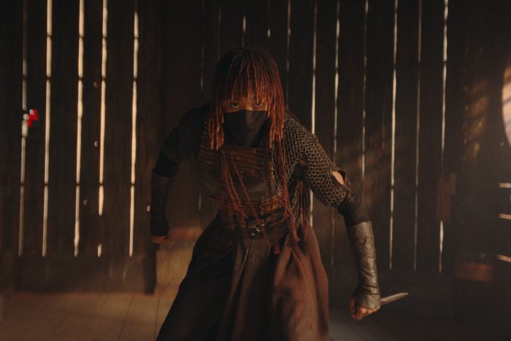 Mae holds a dagger in The Acolyte.