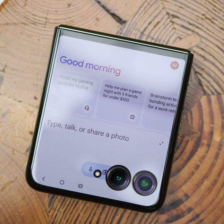 Google Gemini app on the Motorola Razr Plus 2024.