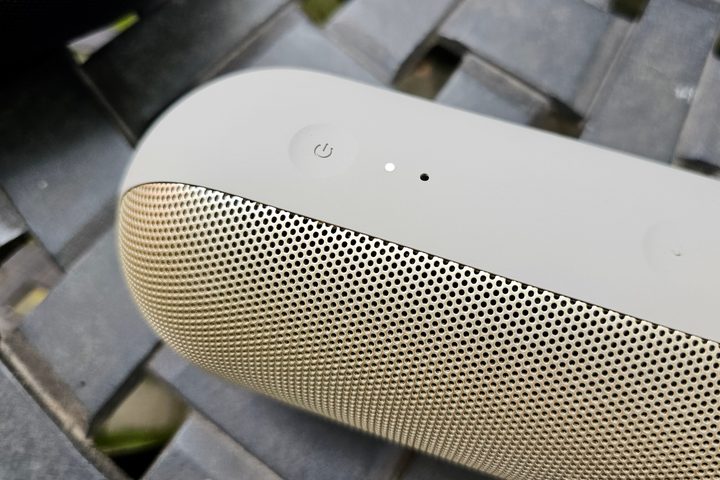 Beats Pill (2024) in Champagne/Gold