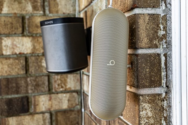 The Beats Pill and and old Sonos Play:1.