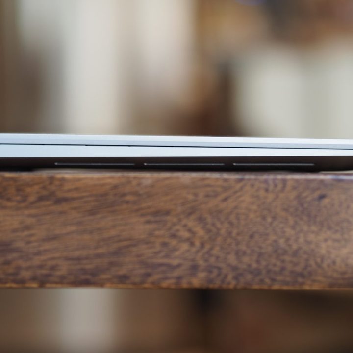 Dell XPS 13 2024 left side view showing ports.