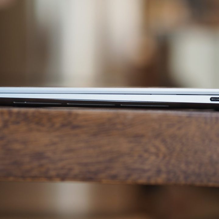 Dell XPS 13 2024 right side view showing ports.