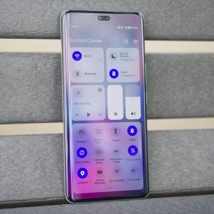 The quick settings panel on the Honor 200 Pro.