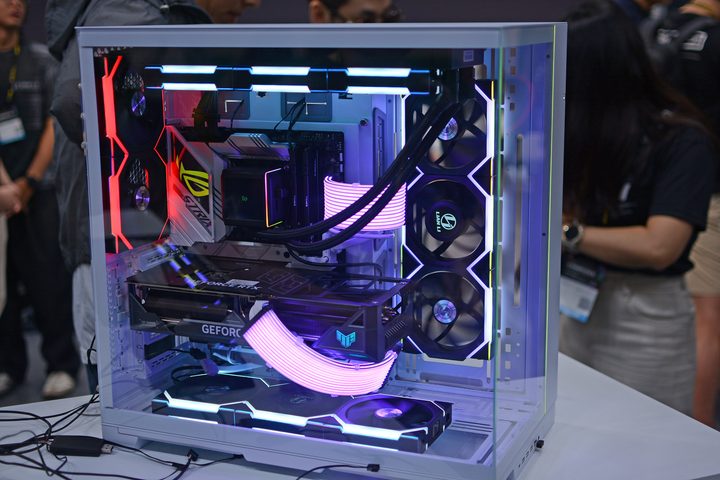 A PC featuring Lian Li's wireless RGB ecosystem showcased at Computex 2024.