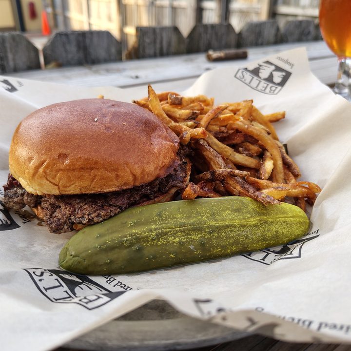 Photo of a hamburger and fries, taken with the Motorola Edge (2024).