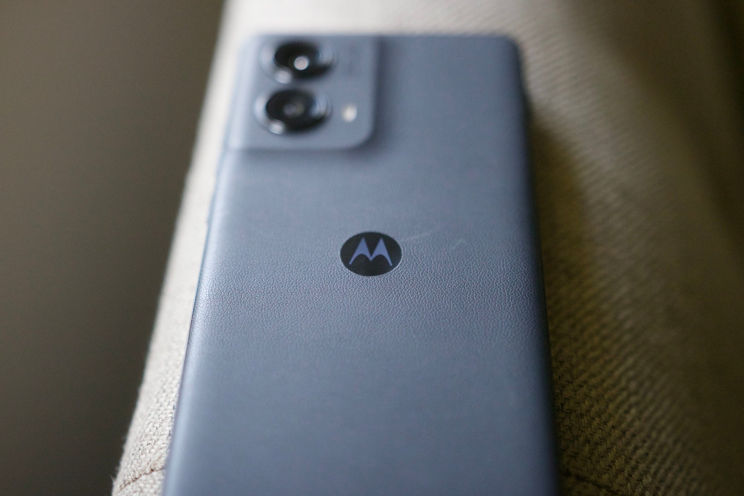 A close-up of the leather on the back of the Motorola Edge (2024).