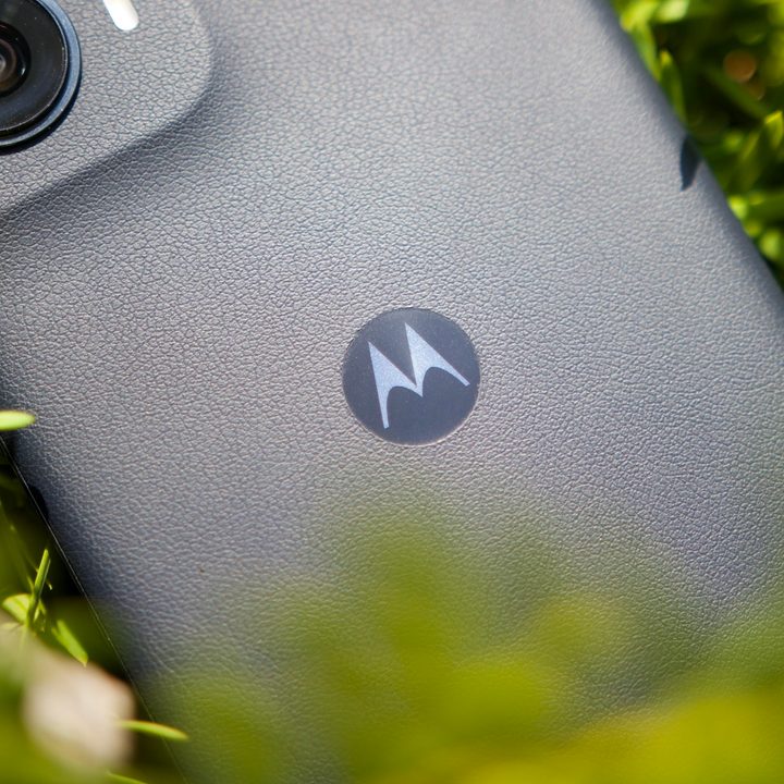 A close-up of the Motorola "M" logo on the Motorola Edge (2024).