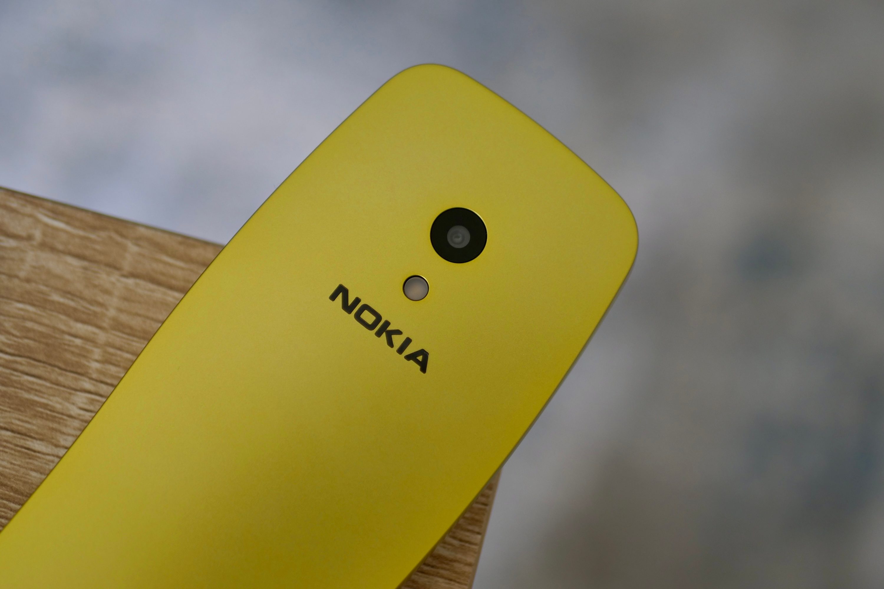 The Nokia 3210's camera on the back of the phone.