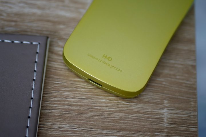 The HMD Global logo on the back of the Nokia 3210.