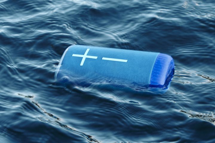 UE Everboom floating in water.