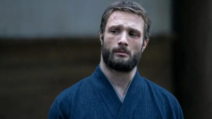 Cosmo Jarvis as John Blackthorne looking intently to the distance in Shogun.