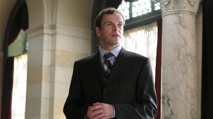 Jonny Lee Miller in Eli Stone.