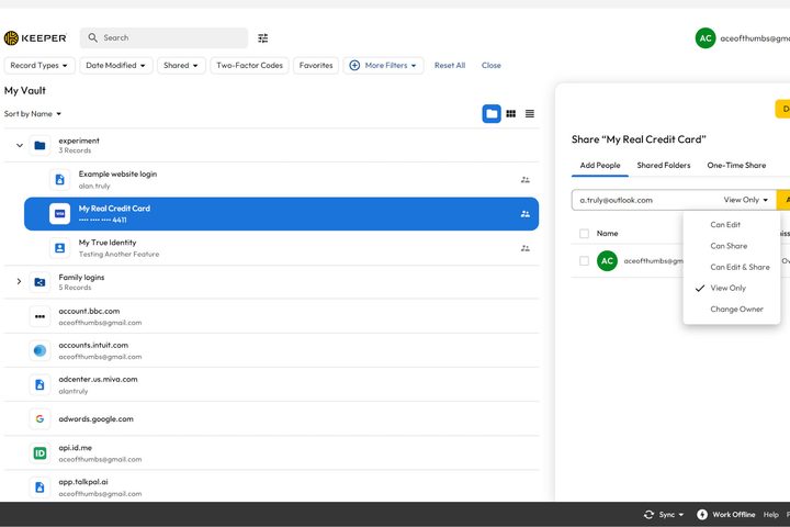 I can share a folder with Keeper's Family plan or individual records.
