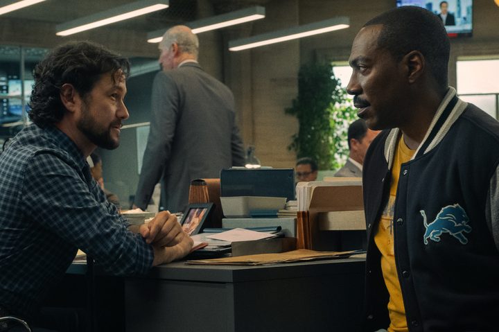 Joseph Gordon-Levitt and Eddie Murphy look at each other in Beverly Hills Cop: Axel F.