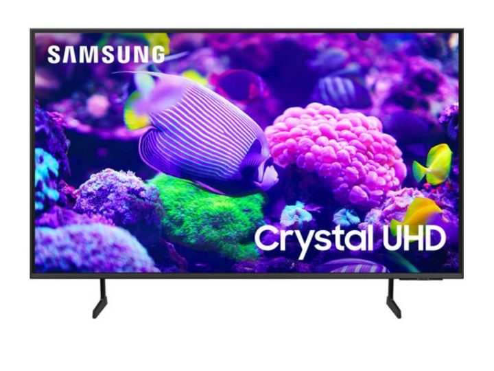 The 55-inch version of the Samsung DU7200, with a good look at the feet.