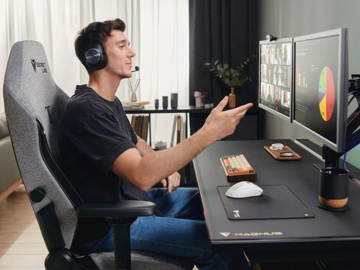 SecretLab TITAN Evo ergonomic gaming chair used at desk