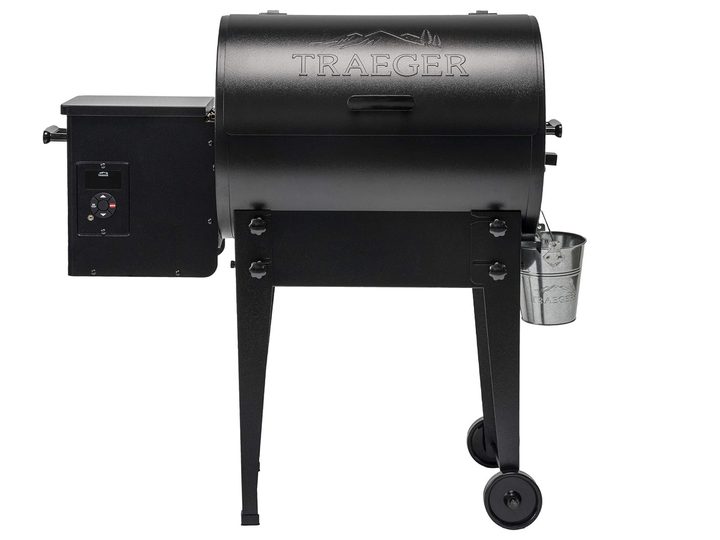 The Traeger Tailgater 20 grill on a white background.