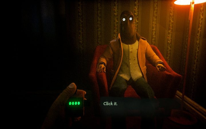 A man holds a tally counter in Clickolding.