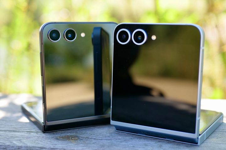 The Samsung Galaxy Z Flip 5 and Galaxy Z Flip 6's cover screens.