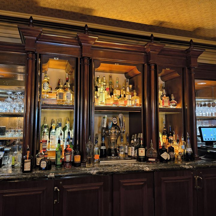 Bar taken with a Motorola Razr 2024.