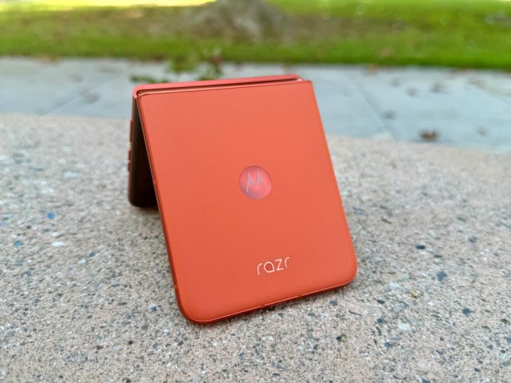 Motorola Razr 2024 in Spritz Orange tent fold.