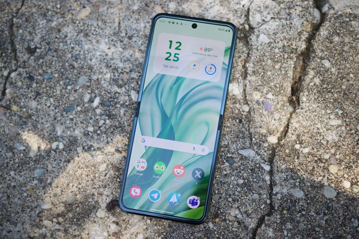 I reviewed the Motorola Razr Plus 2024. It’s one of the best folding ...
