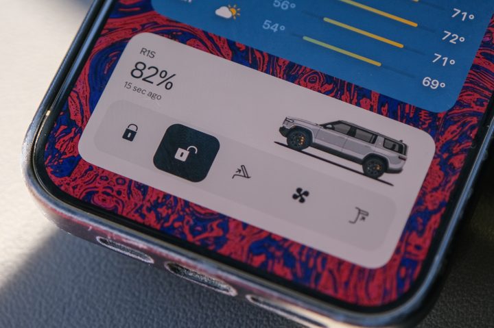 iPhone widget on the Rivian R1S Gen 2.