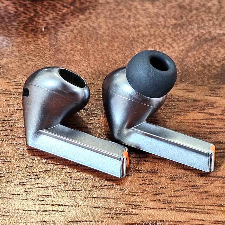 Samsung Galaxy Buds 3 Pro and Galaxy Buds 3.