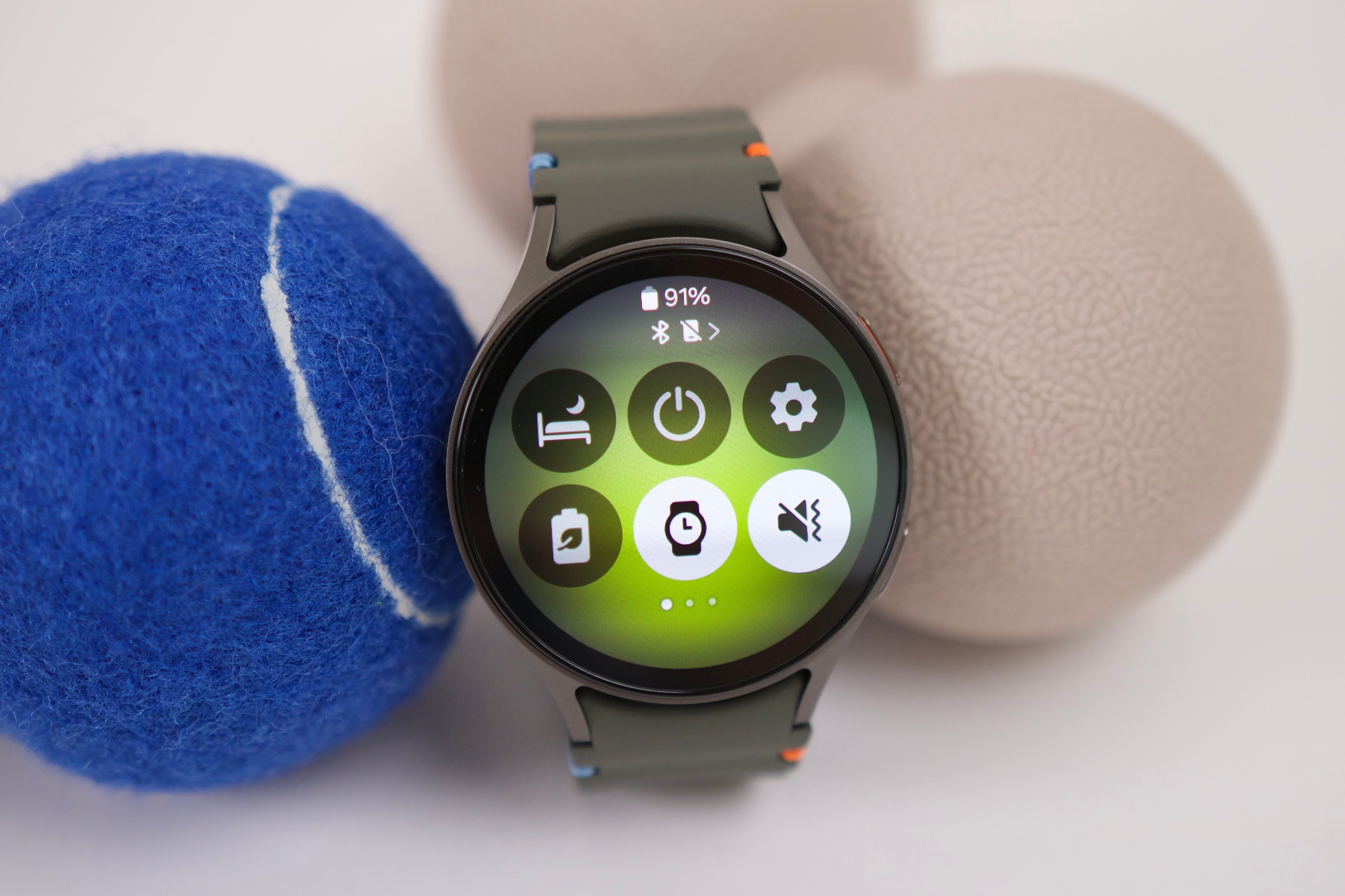 The display turned on on the Galaxy Watch 7.
