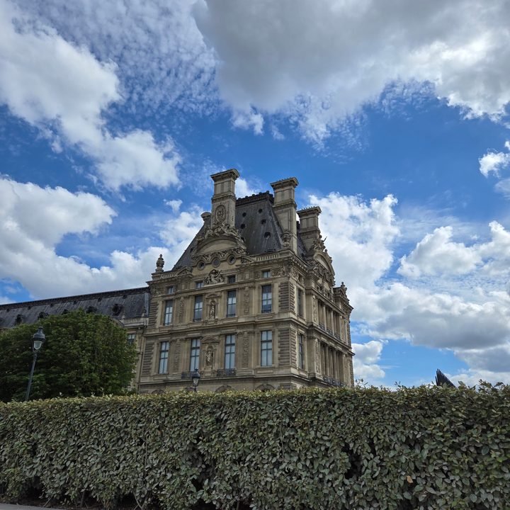 A photo of a building in Paris, France, taken with the Samsung Galaxy Z Flip 6.