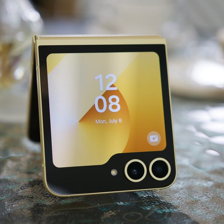 Is the Samsung Galaxy Z Flip 6 waterproof? - Digital Trends