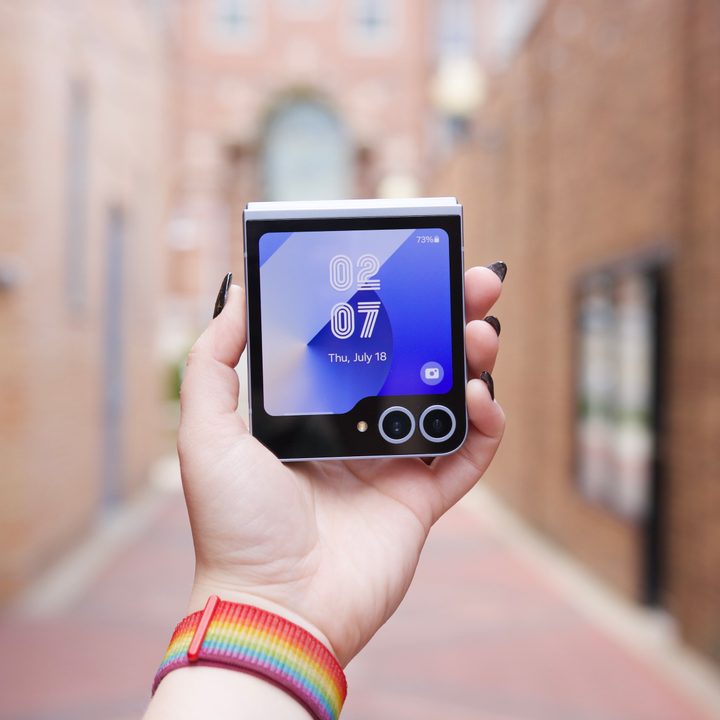 The best small phones in 2025: the 5 best ones you can buy - Digital Trends