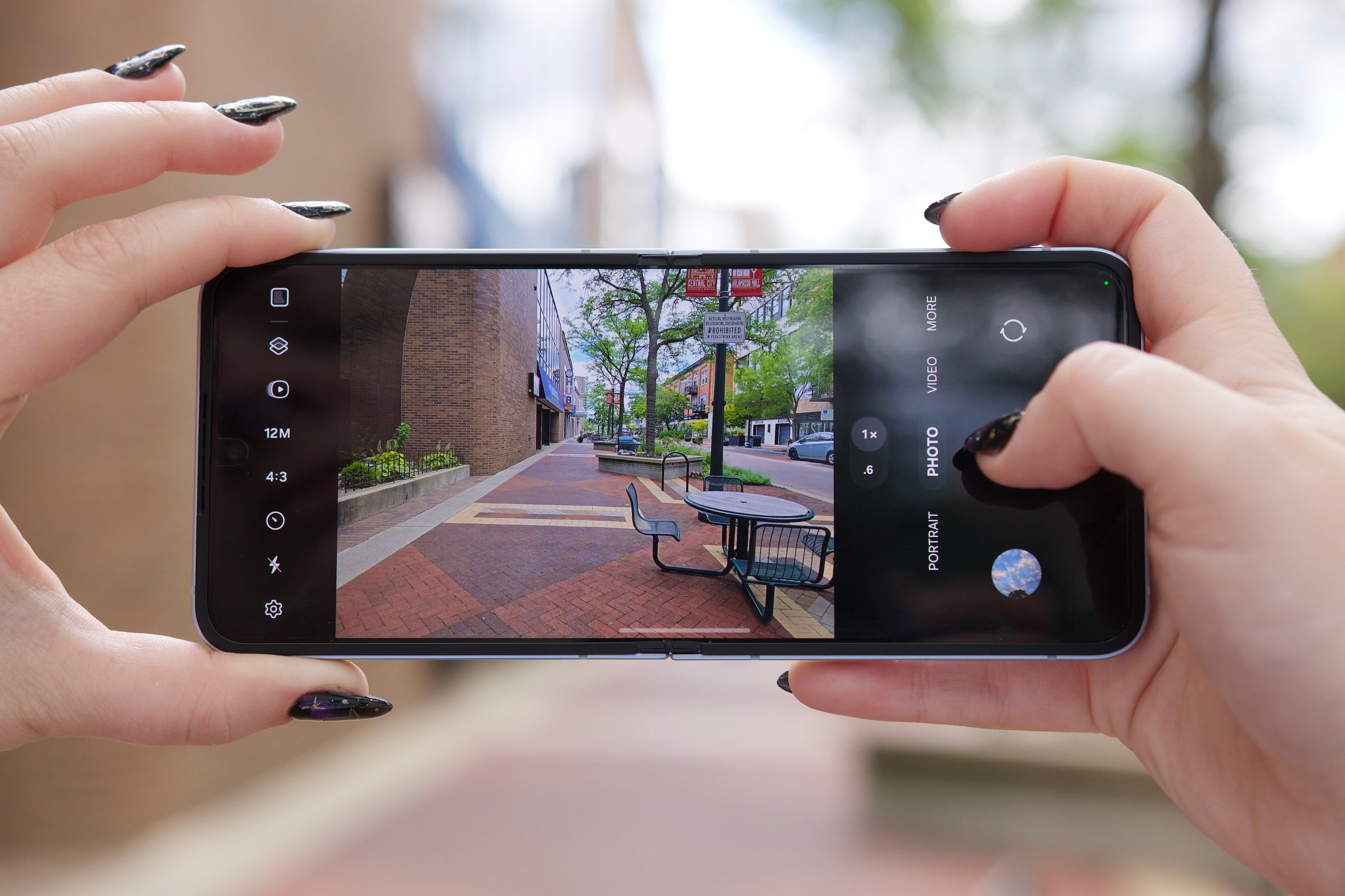 Using the camera app on the Samsung Galaxy Z Flip 6.