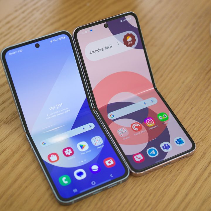 The Samsung Galaxy Z Flip 6 and Galaxy Z Flip 5 next to each other.