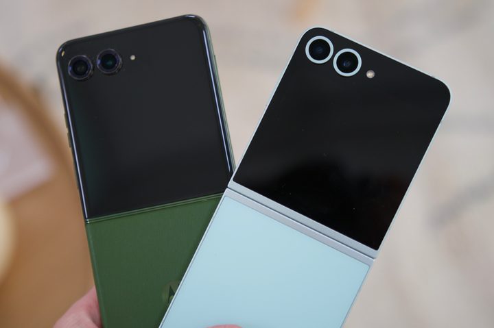 The Motorola Razr Plus 2024 and the Samsung Galaxy Z Flip 6 next to each other.