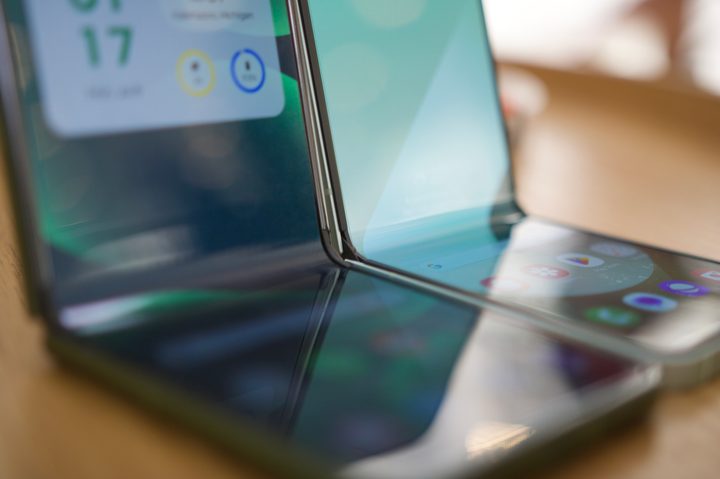 The Motorola Razr Plus 2024 and the Samsung Galaxy Z Flip 6 next to each other.