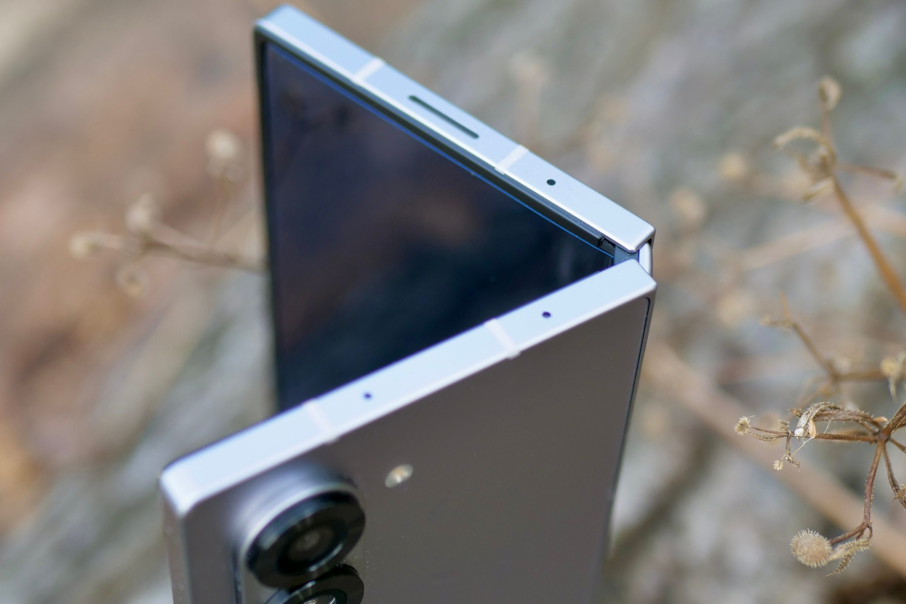 The end plate on the Samsung Galaxy Z Fold 6's hinge.