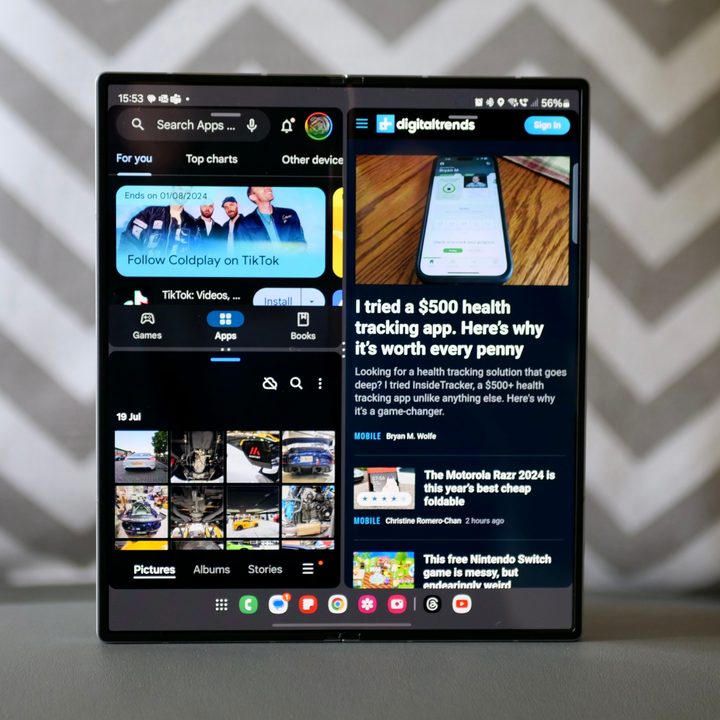 Multi-tasking on the Samsung Galaxy Z Fold 6.
