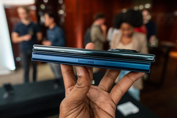 Honor Magic side profile next to the Galaxy Z Fold 6