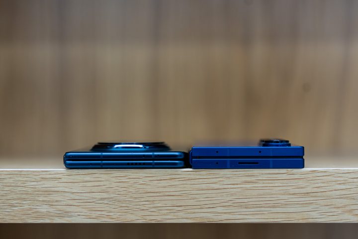 Honor Magic V3 thickness next to the Galaxy Z Fold 6