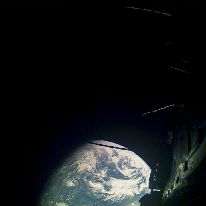During the second step of humankind’s first-ever lunar-Earth flyby, ESA’s Jupiter Icy Moons Explorer (Juice) captured this stunning view of Earth. The image covers the northern Pacific Ocean.