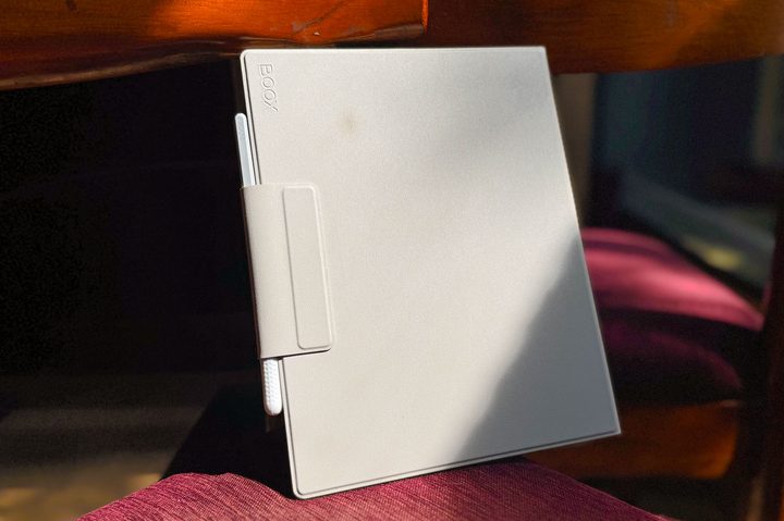 Cover of Onyx BOOX Go 10.3 tablet.