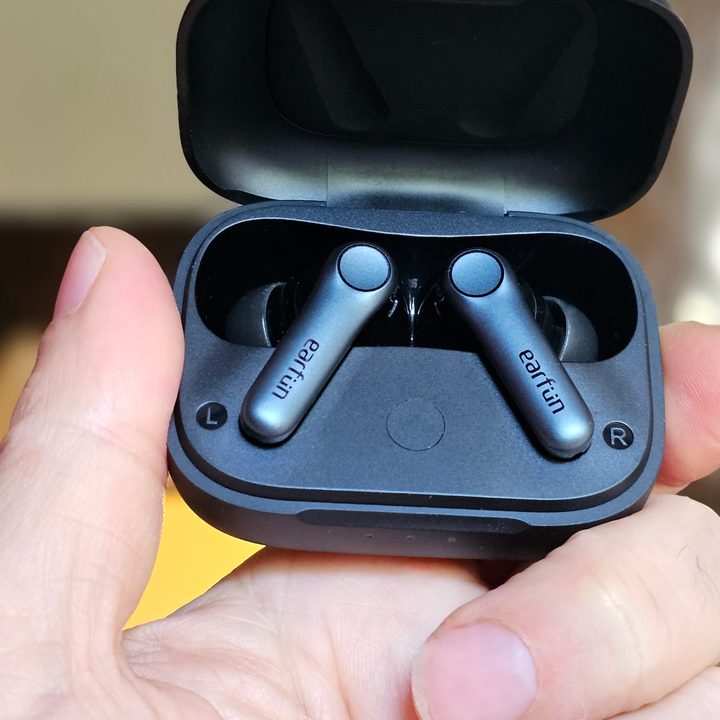 earfun air pro 4 review 00017