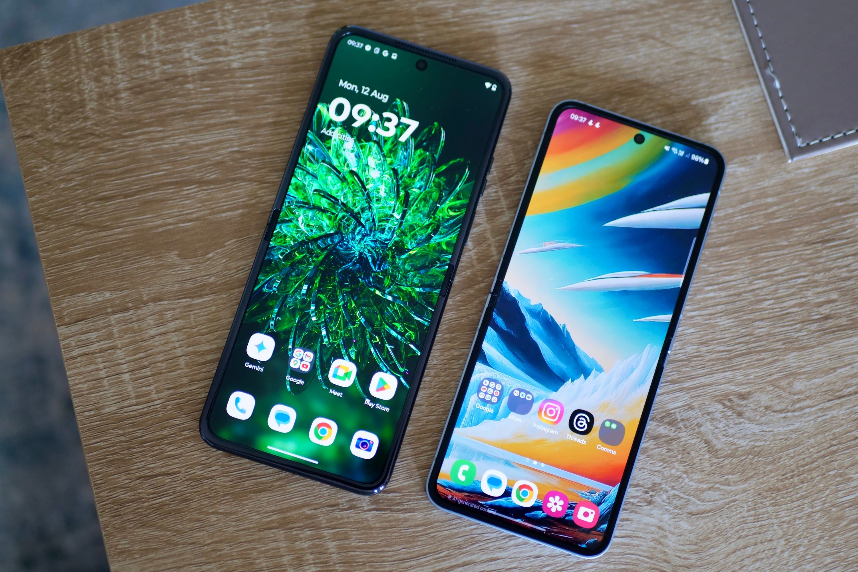 The Motorola Razr 2024 and Samsung Galaxy Z Flip 6's open screens.