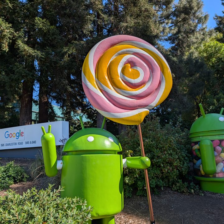 A photo of the lollipop Android statue, taken with the Google Pixel 9 Pro XL.