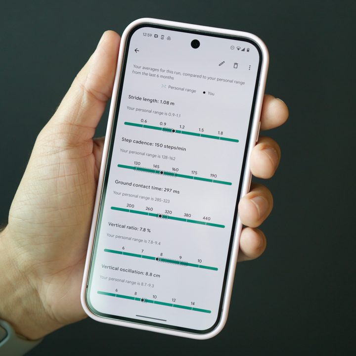 A demonstration of the new running features for the Google Pixel Watch 3 in the Fitbit app.