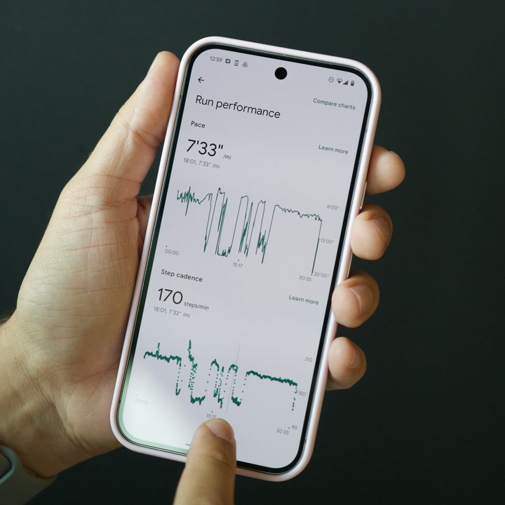 A demonstration of the new running features for the Google Pixel Watch 3 in the Fitbit app.